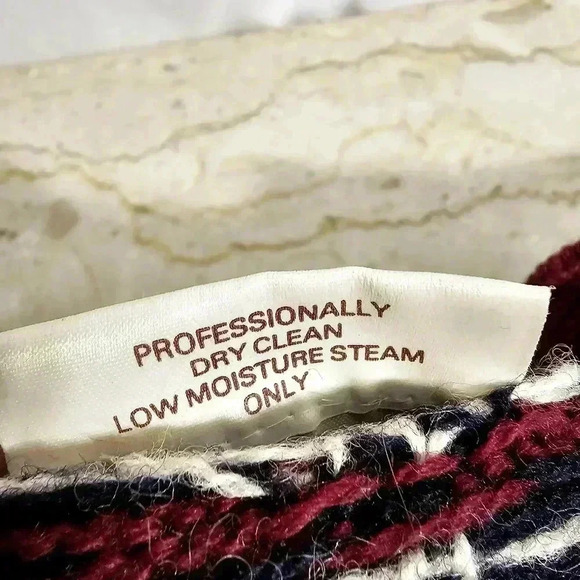 🛑 Woodward Shop Vintage Mens Wool Knit Cardigan Scotland Maroon Paisley Medium - Picture 7 of 7